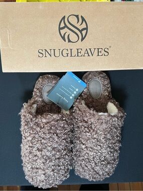 SnugLeaves Women's Brown Cozy Fleece Slippers